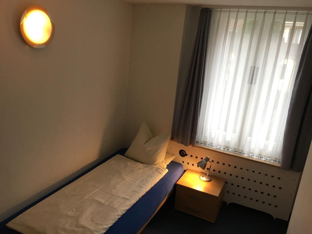 Hirschen Backpacker-Hotel&Pub Schwyz Zimmer foto